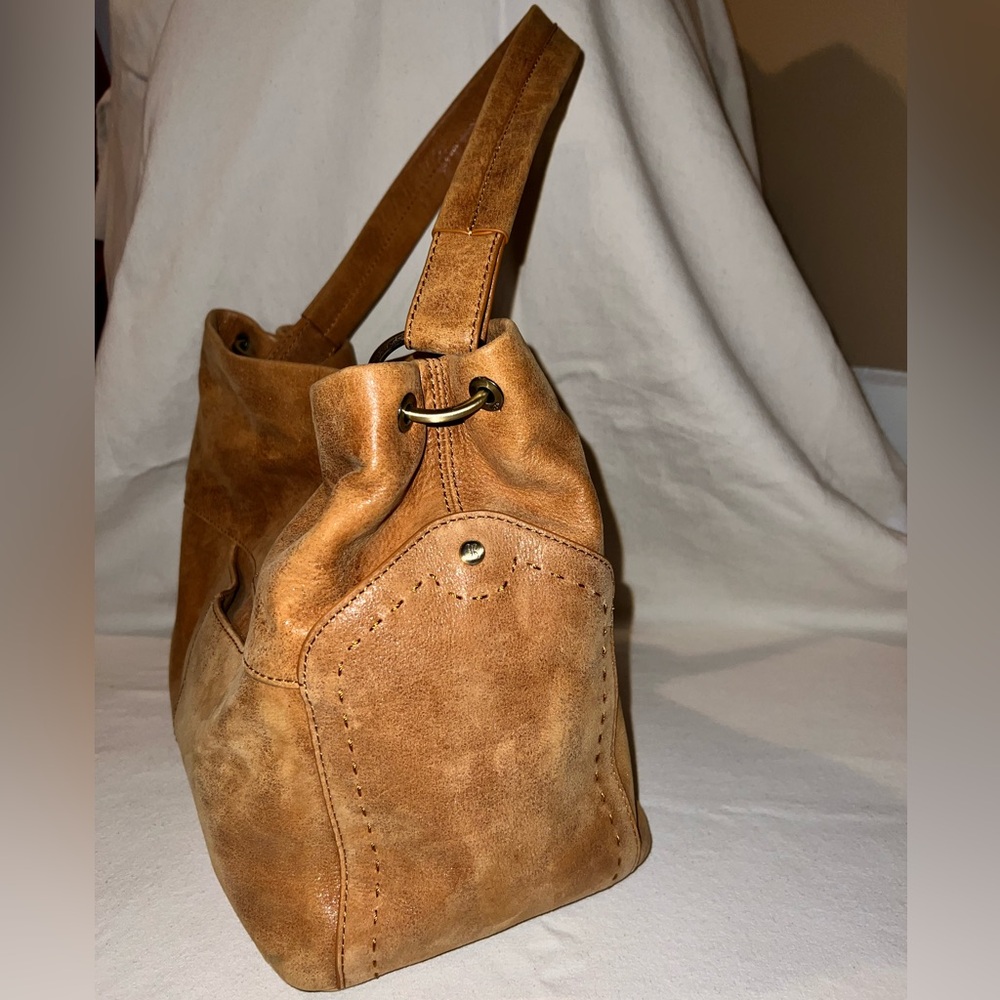 HOBO Classic buffed Leather Shoulder Bag - Women - Picture 2 of 8